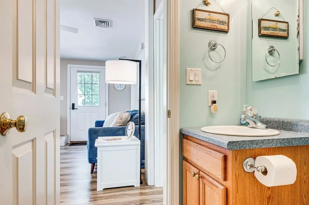 Charming Coastal Cottage with Pool Access!