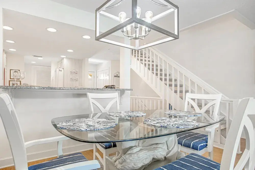 Dog-friendly Oceanfront Townhouse With Covered Balcony, Views, Pool & AC