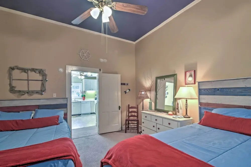 Charming Gulfport Getaway Only 3 Blocks to Beach!