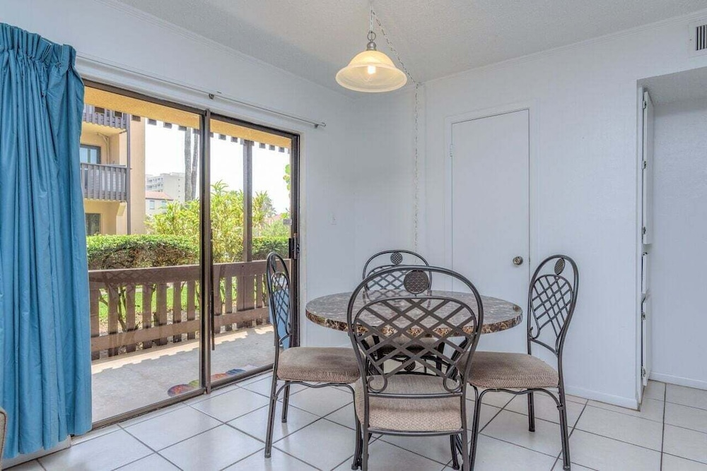 Tiki 123 - Steps To Beach Condo W/ Pools & Balcony 1 Bedroom Condo
