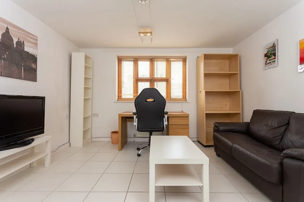 Modern 1 Bedroom Apartment in Shepherds Bush