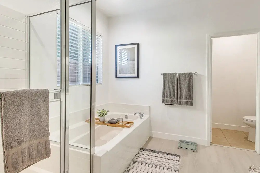 Indio Oasis w/ Heated Saltwater Pool + Hot Tub!