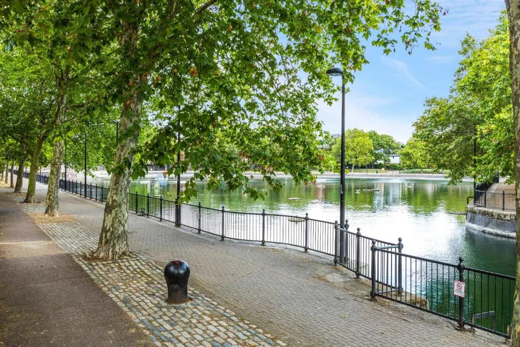 One Bedroom Modern Apartment Next to Wembley Stadium