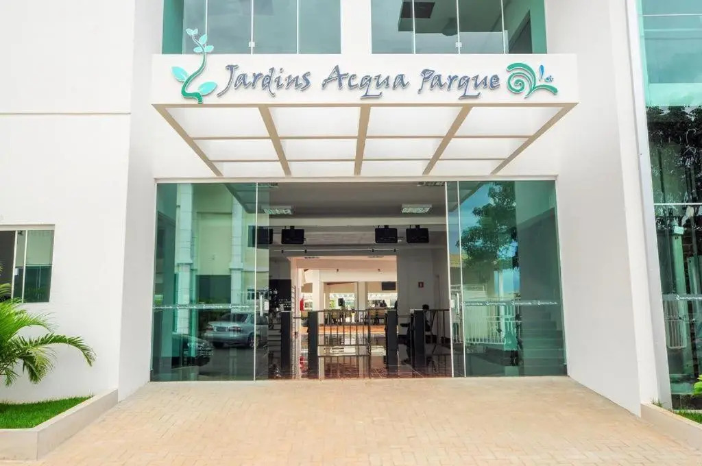 Lacqua diroma Caldas Novas - Piscinas 24 horas - Apartamentos com Roupa de Cama e banho - Caldas Tur