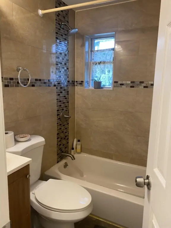 Spacious 2 BR Near Subway
