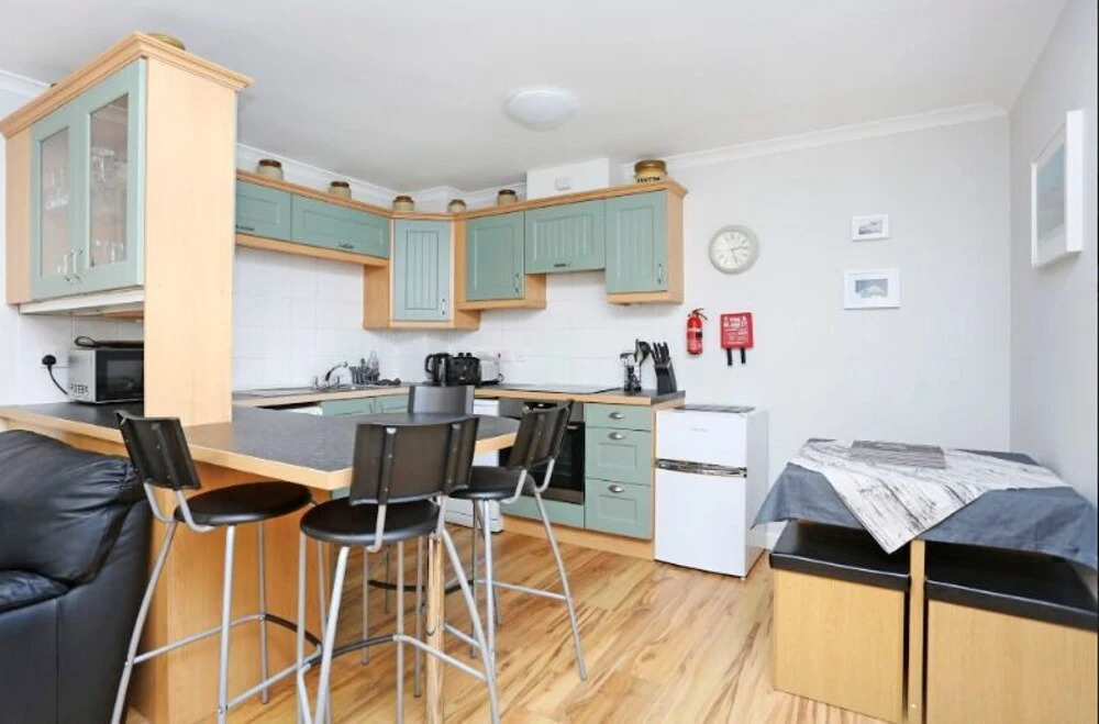 Sophisticated Apt in Trendy Leith Port District