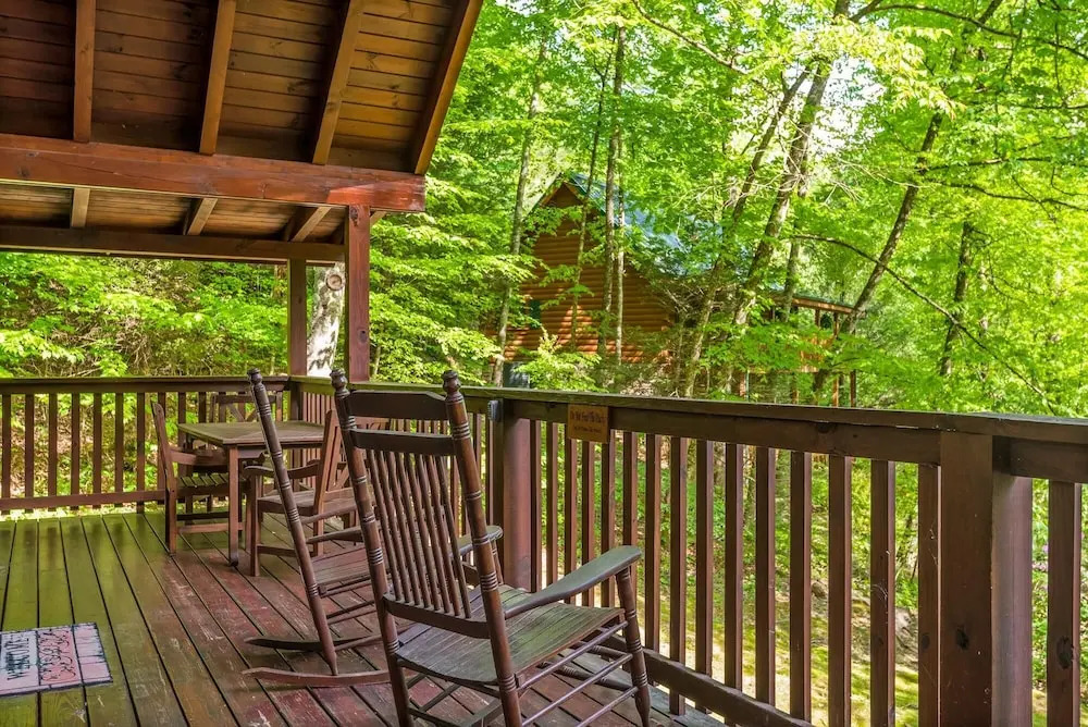 On Smoky Pond - 3 Br Cabin