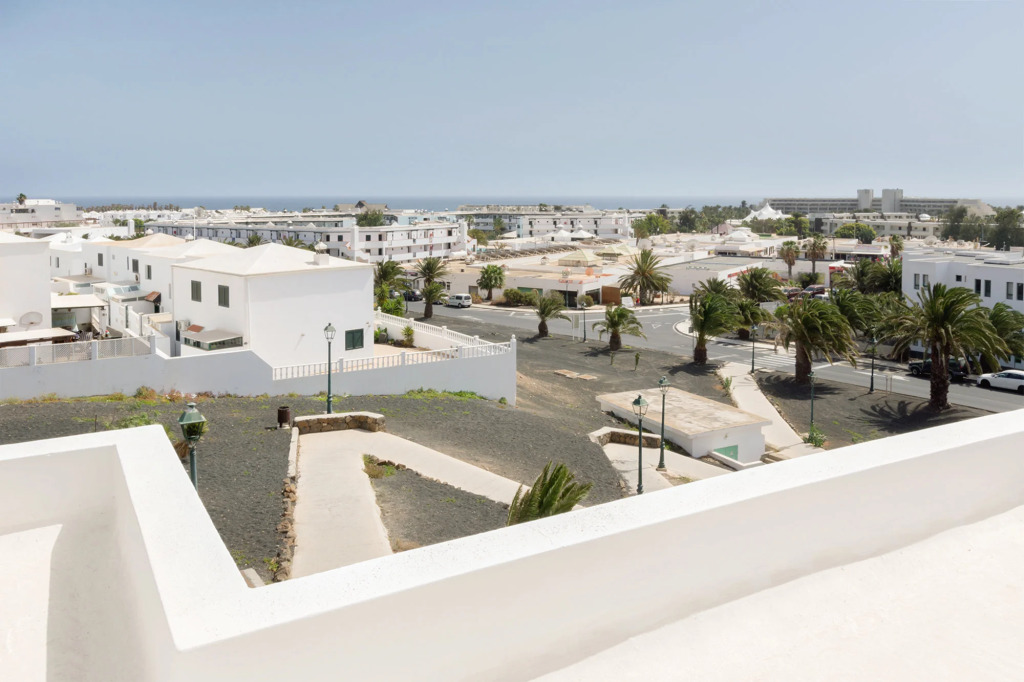 Apartamento OM con piscina y vistas al mar