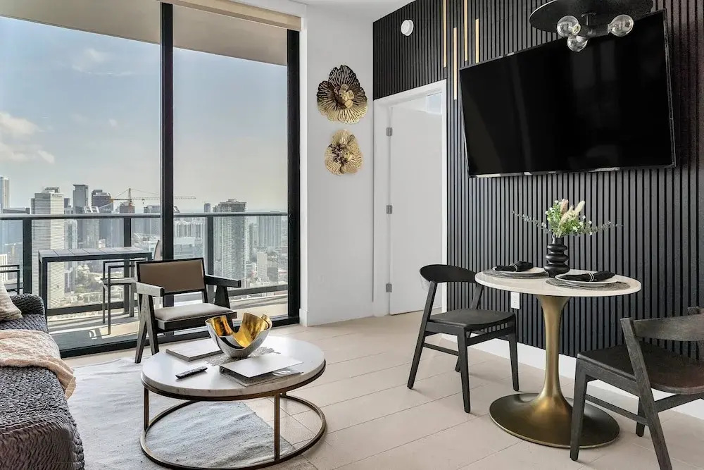 Penthouse 1BR Breathtaking City & Water Views