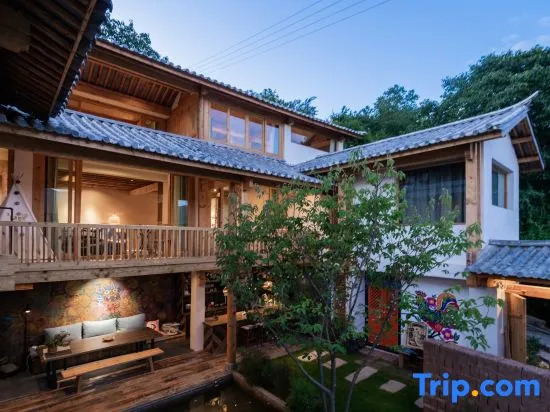 Shaxi Hill Flower Homestay