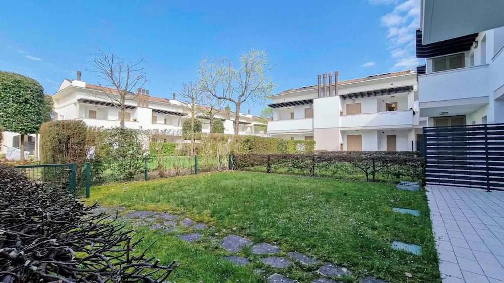 Wonderful Flat With Solarium and Swimming Pools