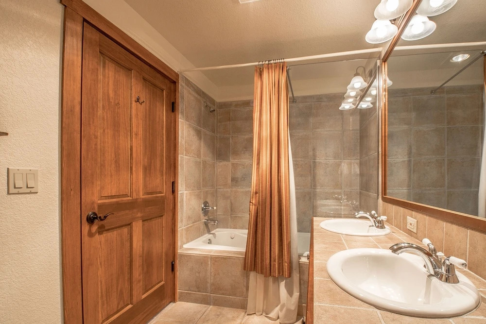 Red Hawk Townhome 2350