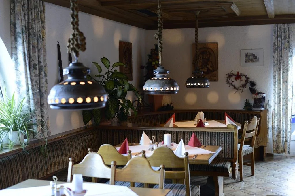 Gasthof Restaurant Pizzeria Enzian - Sommerbergbahnen inklusive