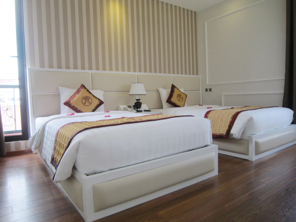 Ja Cosmo Premier Hotel