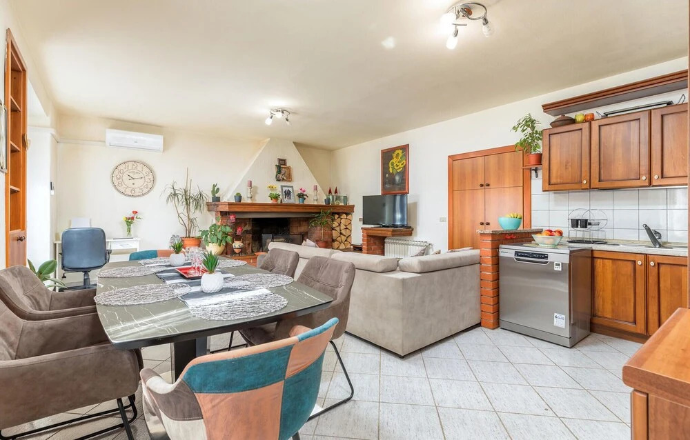 Awesome Home in Vodnjan With Wifi and 2 Bedrooms