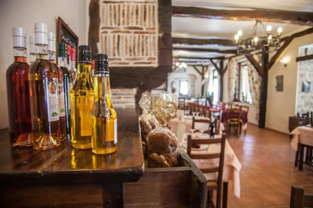 Logis Hotels - Auberge de lÎle - Hôtel 3 étoiles et Restaurant
