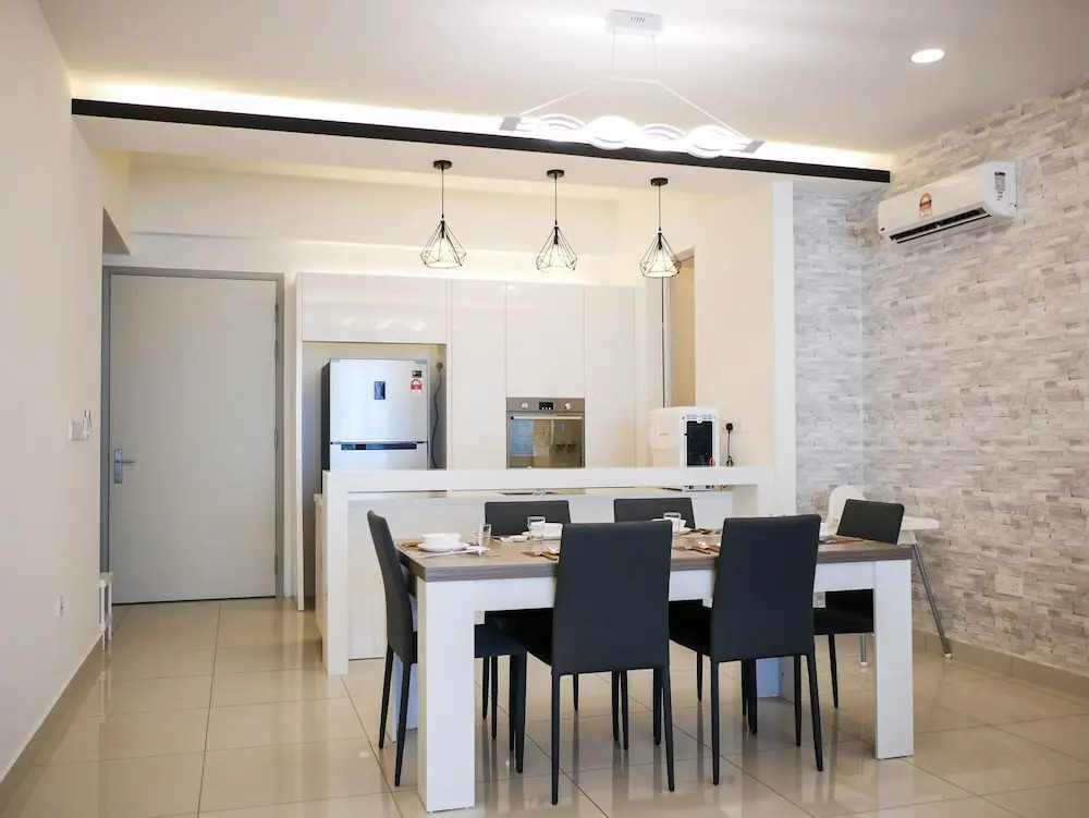 Luxury Seaview Family Suite by Little Cabin