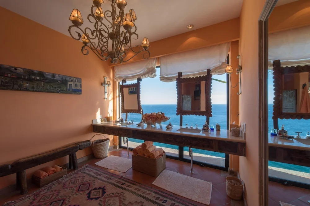 Sophisticated Cliffside Platinum Villa Turquesa 9BR Overlooking the Pacific