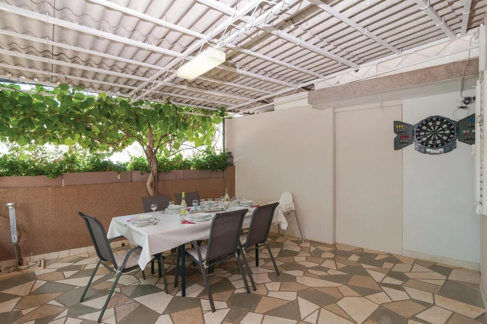 3 Bedroom Beautiful Home In Seget Vranjica