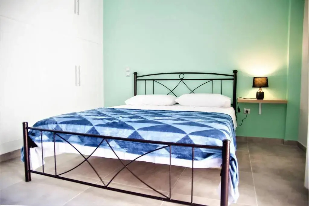 Athens Central 3BD Apartment next to Metro Luxury
