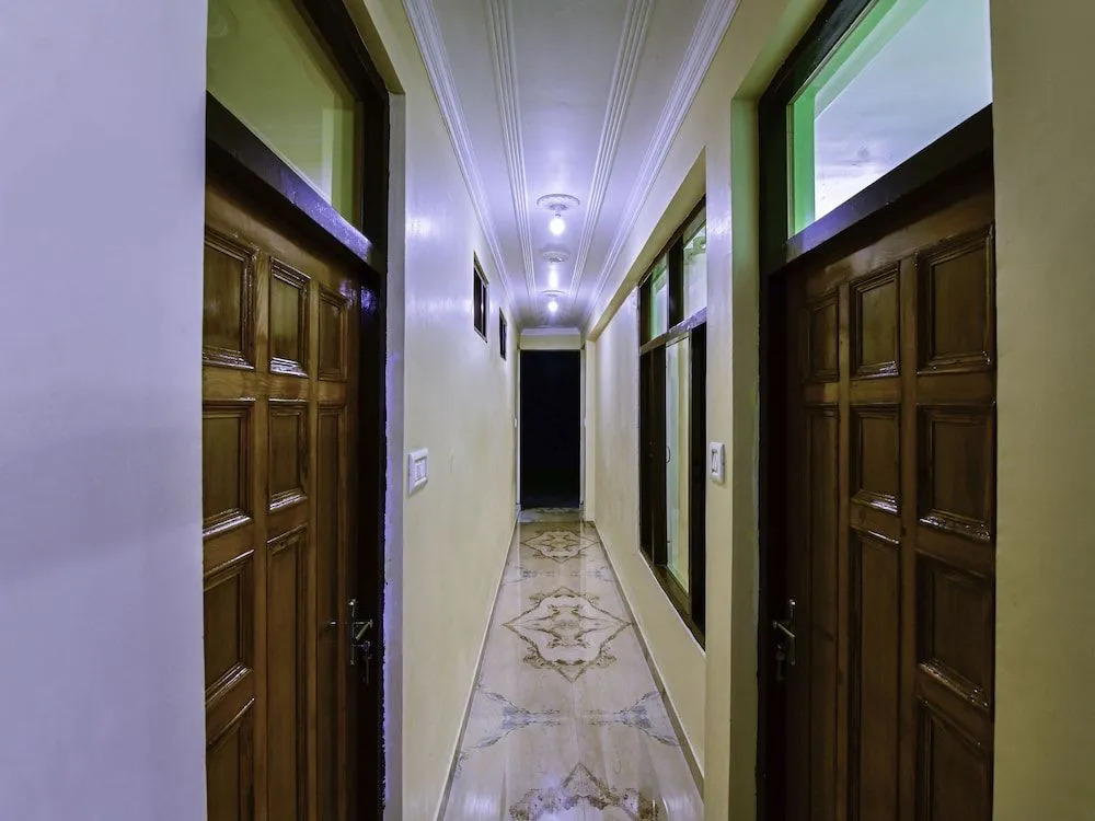 OYO 18595 Home Exotic Stay Tibetan Mini Market