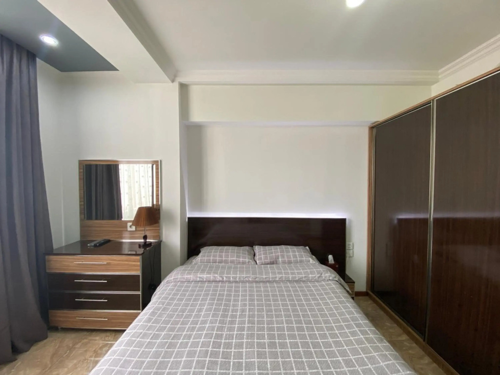 Eznik Koghbatsi- Amiryan crossroads 1 bedroom Newly Renovated apartment KO200