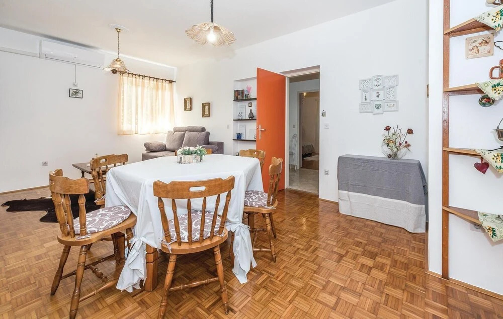 Beautiful Apartment in Vodice With Wifi and 2 Bedrooms