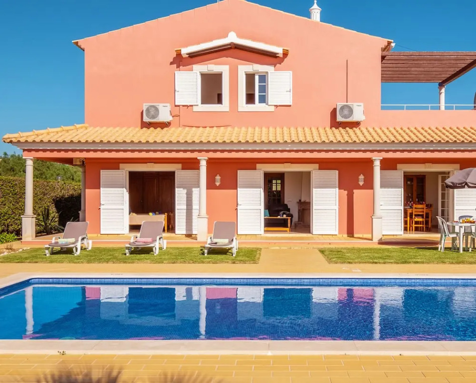 Villa Sunrise - com piscina privada e BBQ em Carvoeiro