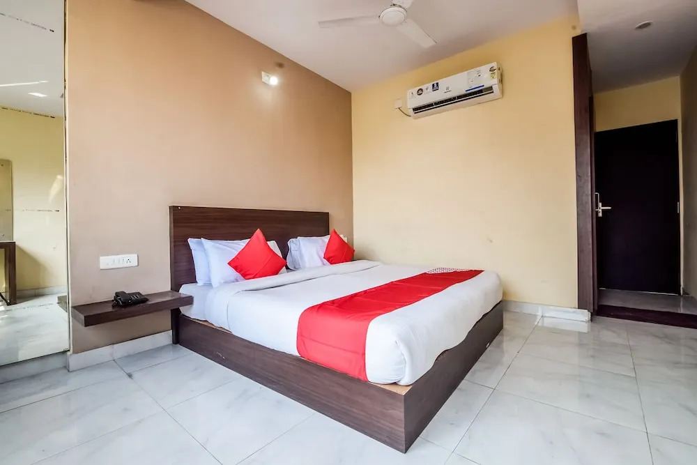 OYO 19032 Hotel Ambay Palace