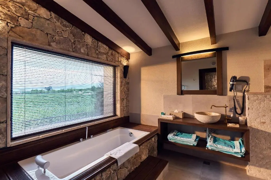 AYA Estate Relais & Chateaux