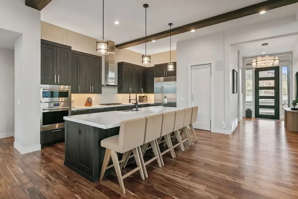 Easy East Village Ski Access Hot Tub 5br 5 Bedroom Home