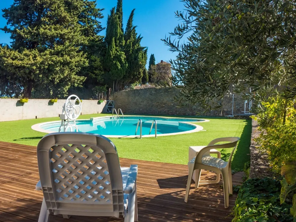 Holiday Home in Montbrun-des-Corbieres with Pool