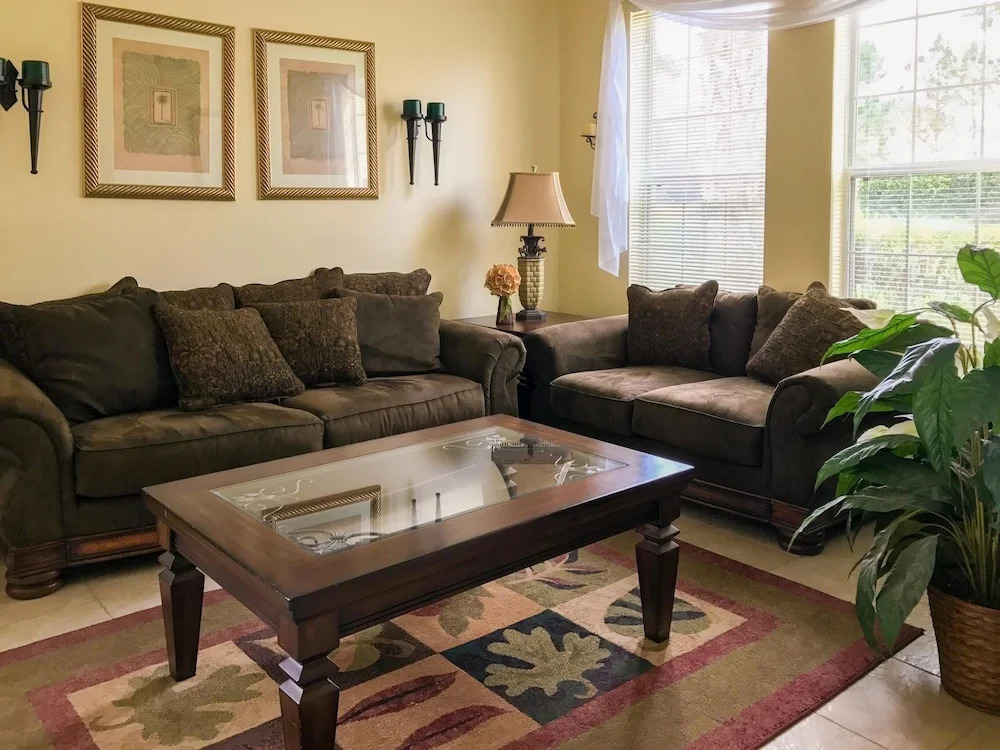 7 Bedrooms in Large Private Vacation Home by Florida Dream Homes