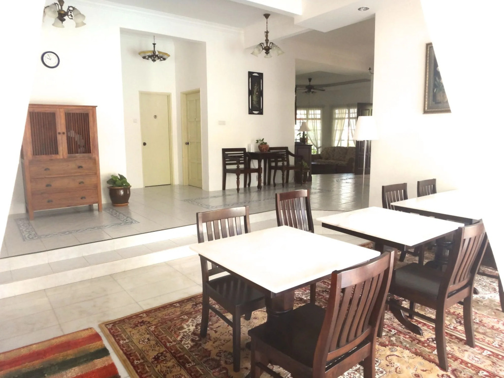 Rumah Putih B&B Sepang - KLIA 1&2
