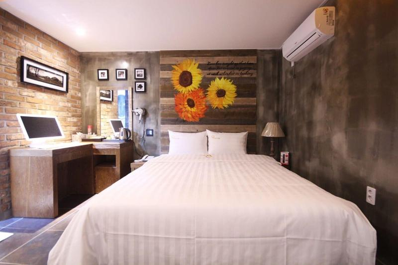 Gimje Q Drive Self Check-in Motel