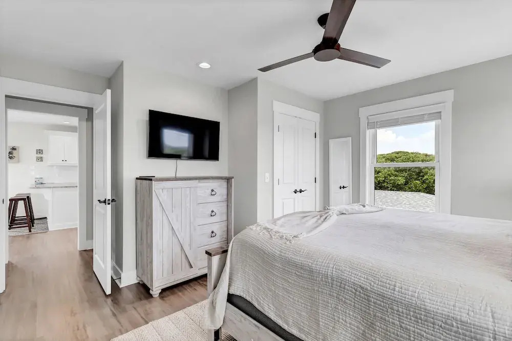 Oceanwatch Cottage by Topsail Realty