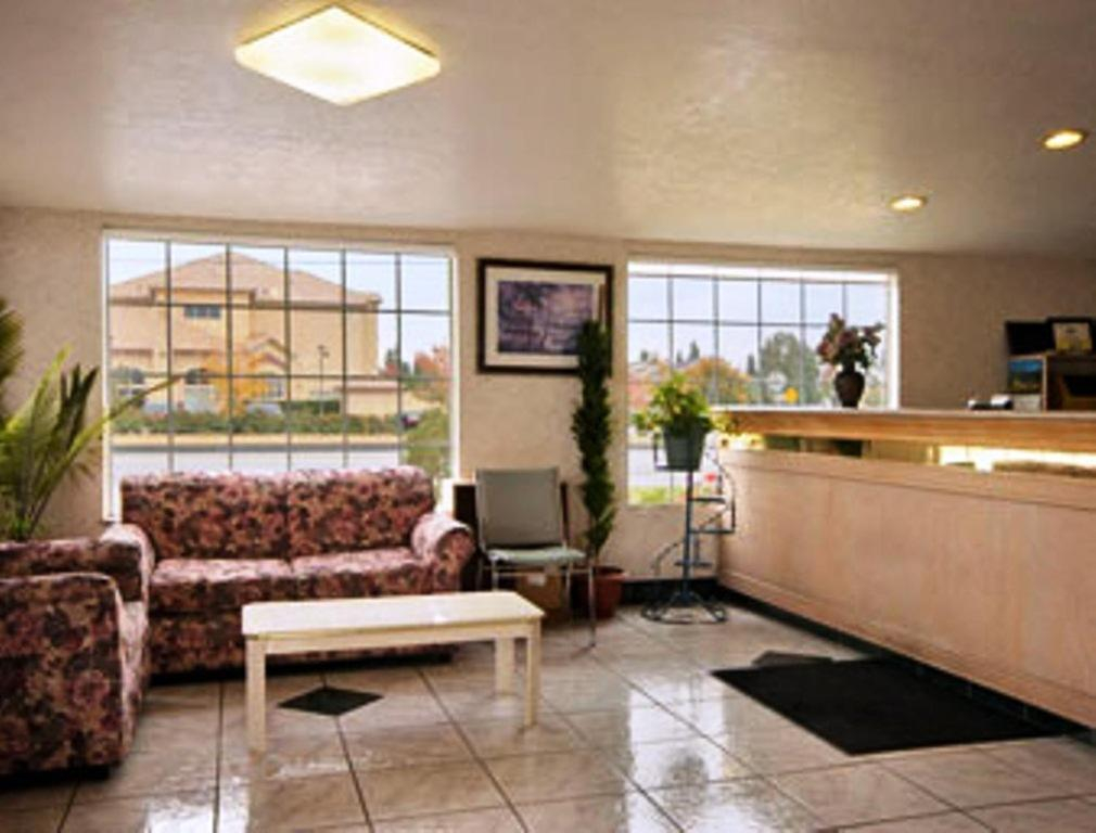 Studio 6 Suites Madera, CA Yosemite