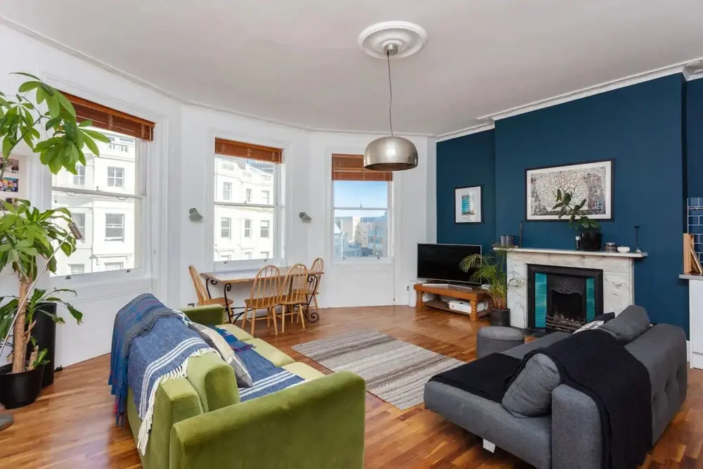 Spacious 1 Bedroom Apartment in Brighton Beside the Sea