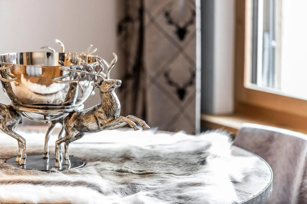 Unique Alpic style apartment in the heart of Davos