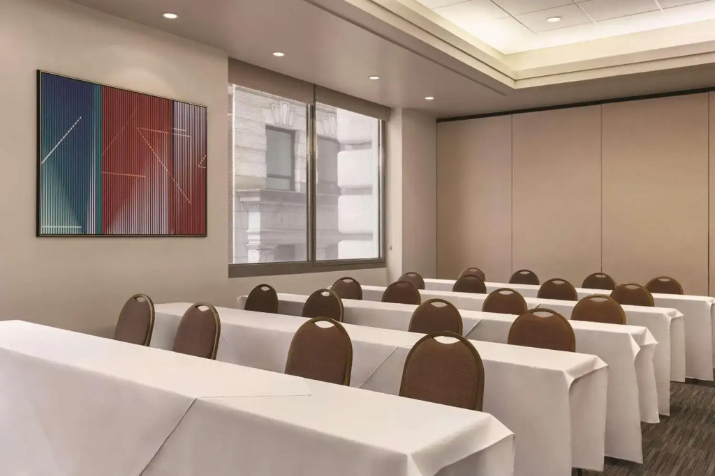 Radisson Hotel New York Wall Street