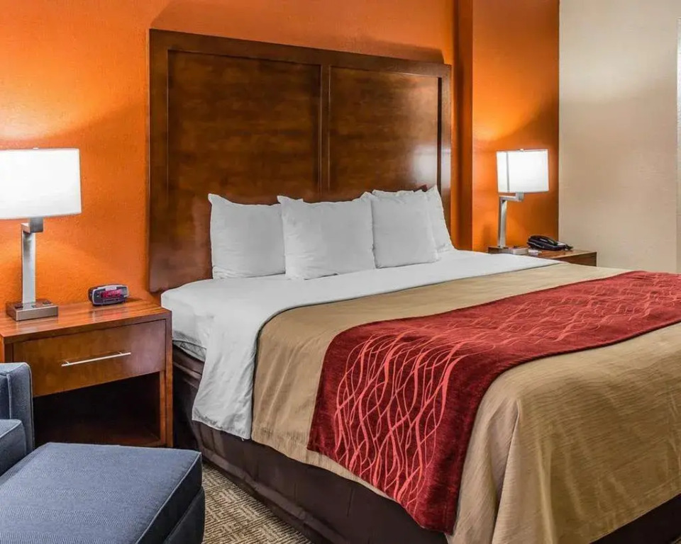 Comfort Inn & Suites