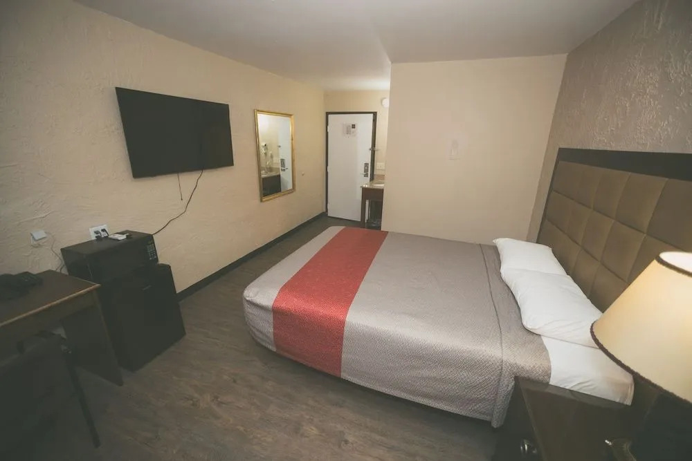 Economy Inn