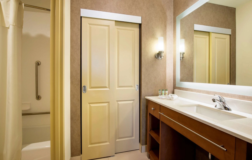 Homewood Suites by Hilton Winnipeg Airport - Polo Park