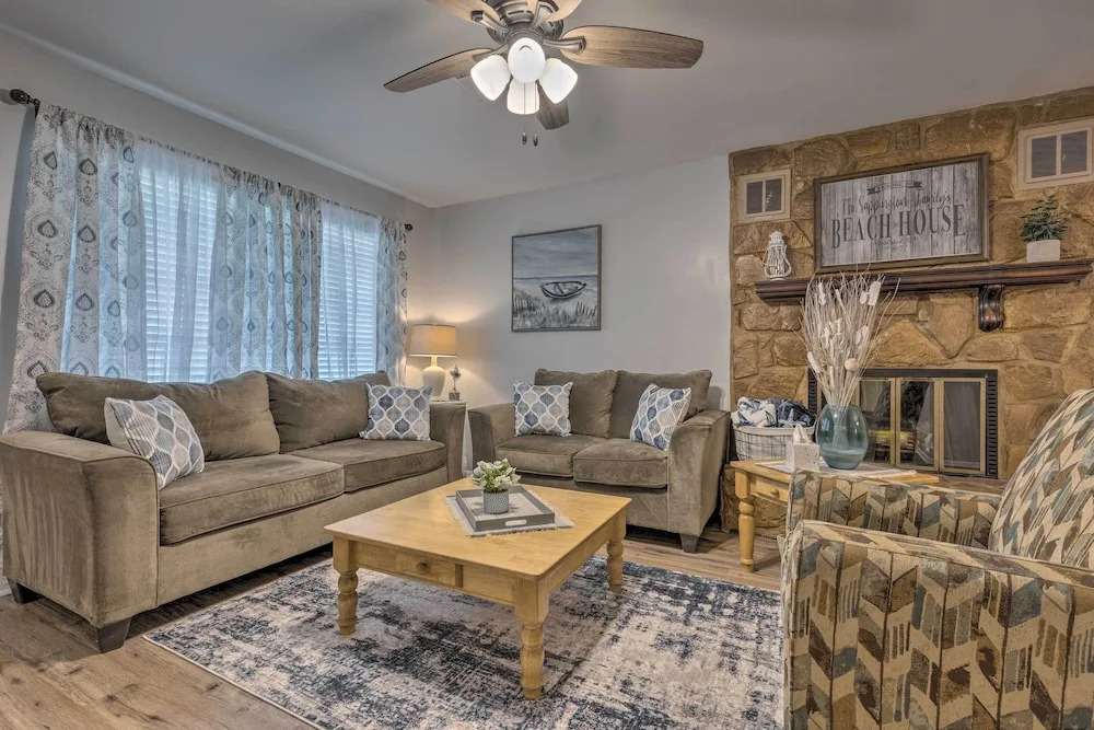 Charming Gulfport Escape: Half-mile to Beach!