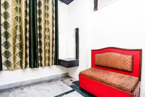 New Friends Hotel by OYO Rooms