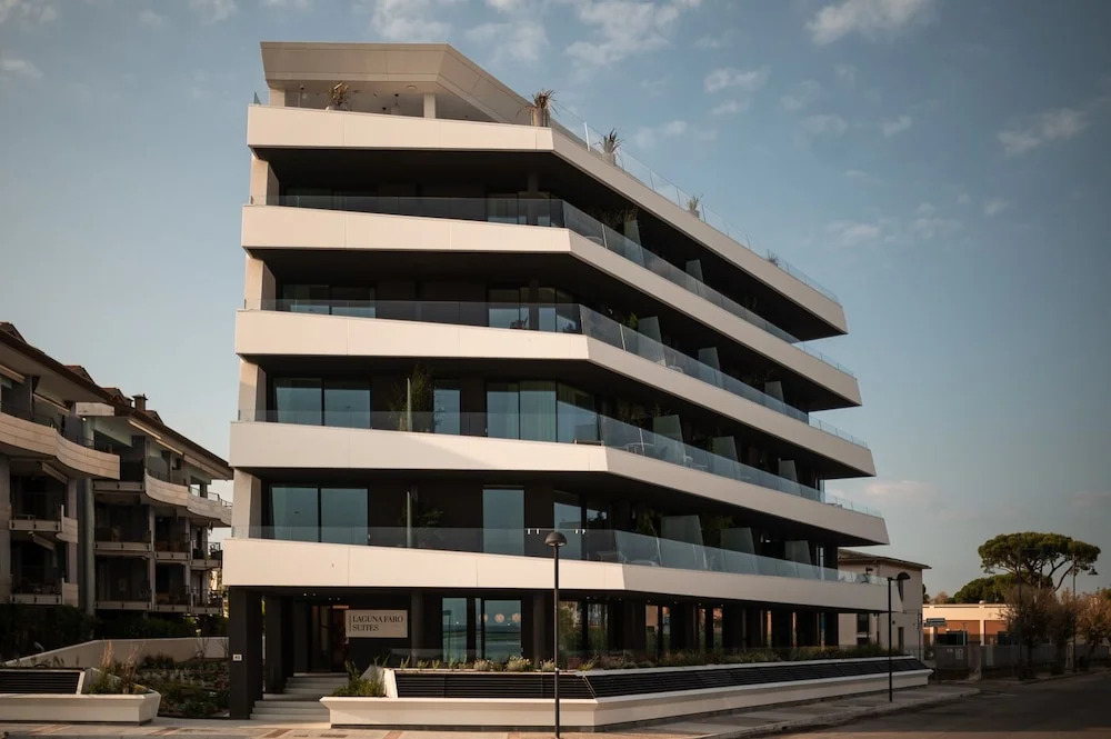 Laguna Faro Suites