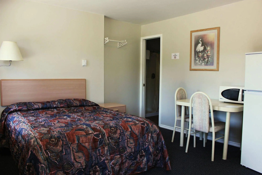 Boundary Motel