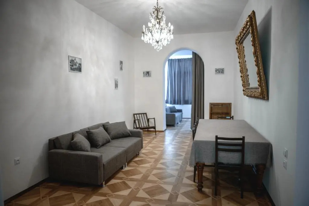 Huge Newly Renovated 3Br In Heart Of Tbilisi