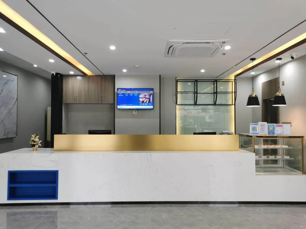 7 Days Inn (Guangzhou Jingxi Nanfang Hospital Tonghe Metro Station)