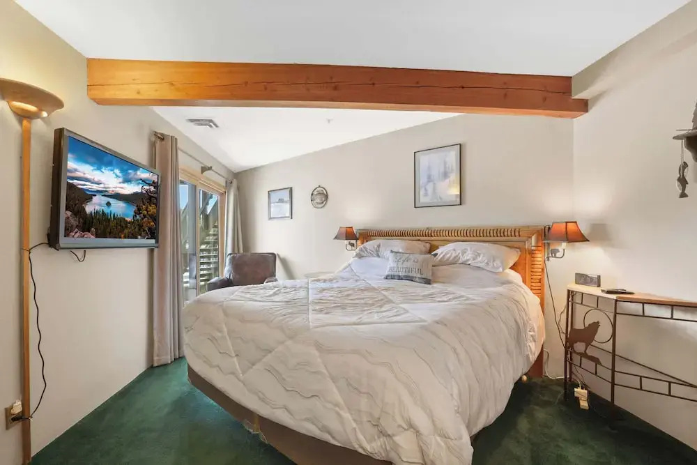 Tahoe Keys Marina View: 3 Bdr, Desirable Community